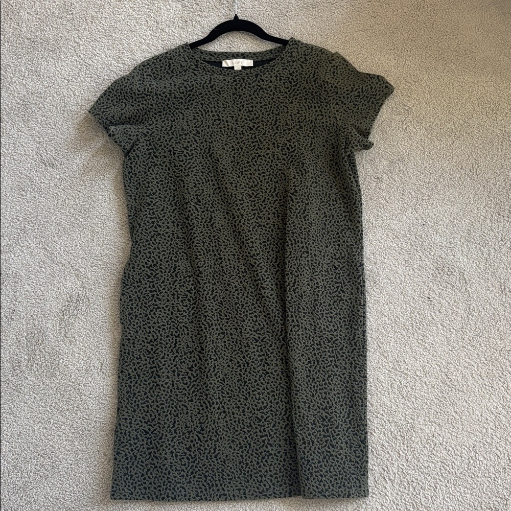 LOFT Olive Green Short Sleeve Printed Dress